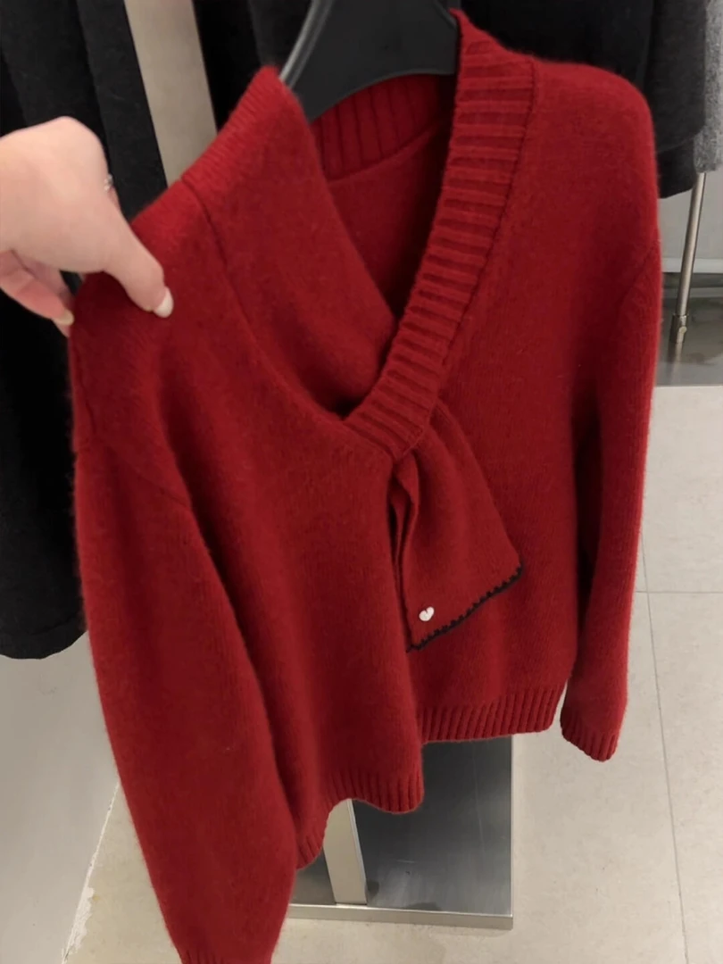 设计感围巾款圣诞红色V领针织女冬宽松毛衣外套高级感气质针织衫