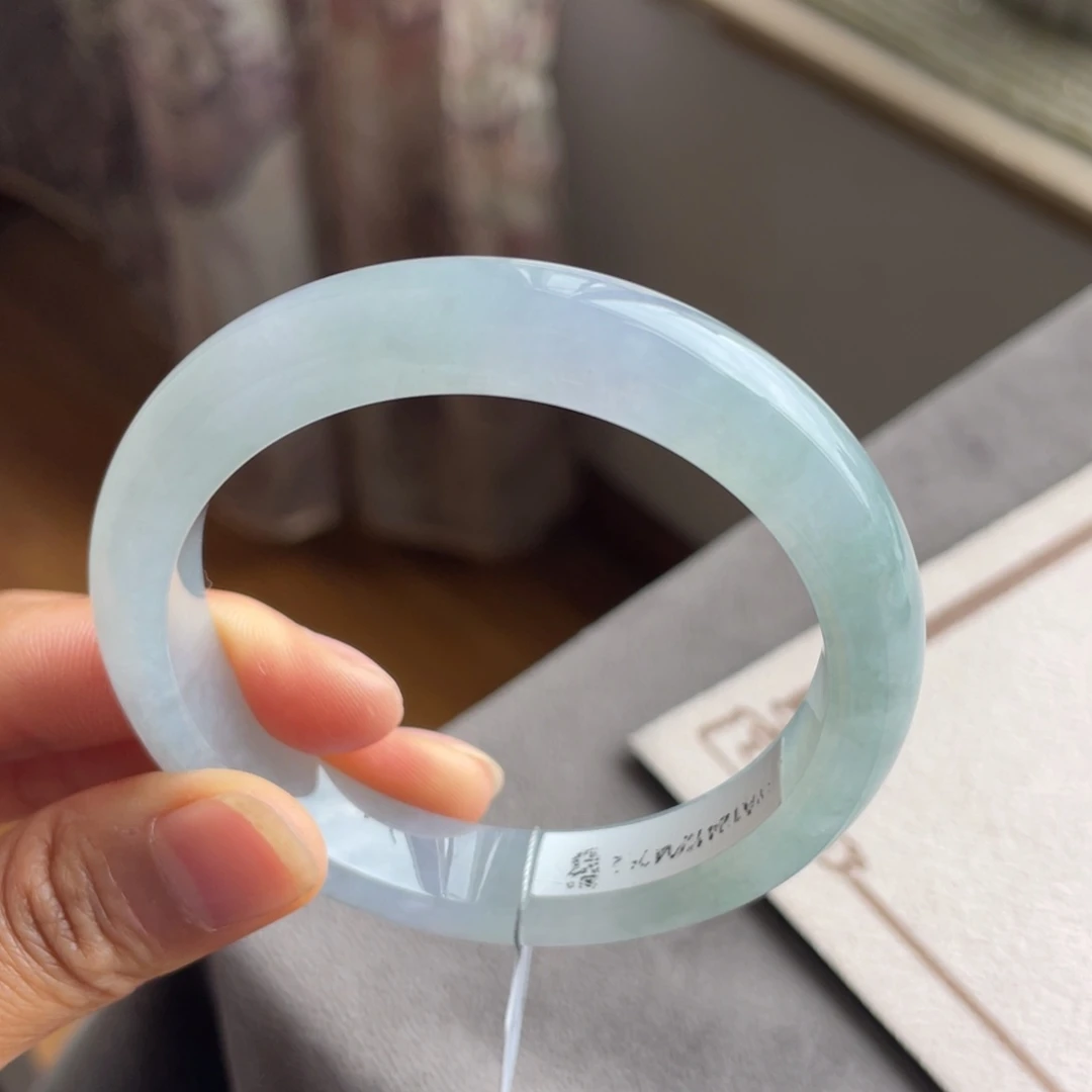 翡翠手镯未镶嵌冰春彩