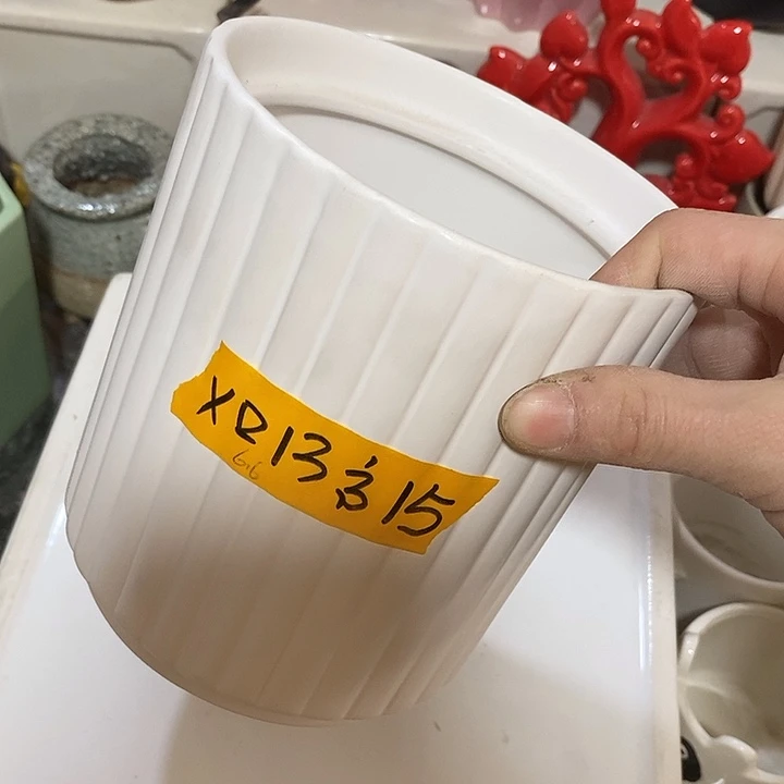 陶盆有孔 瑕疵针孔漏釉介意勿拍口 13高15