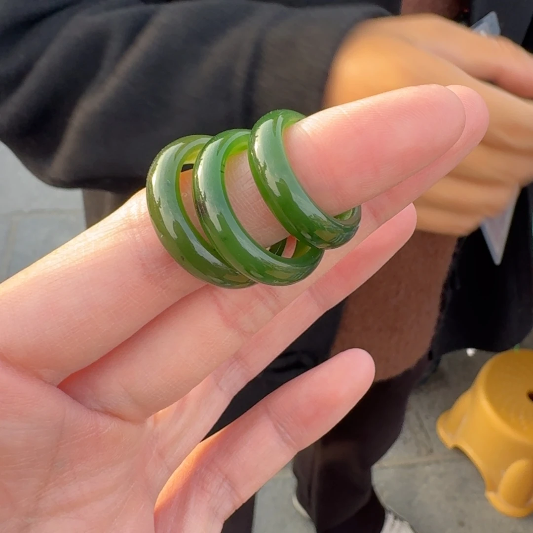 和田玉未镶嵌颈饰1113红中多样性发其一