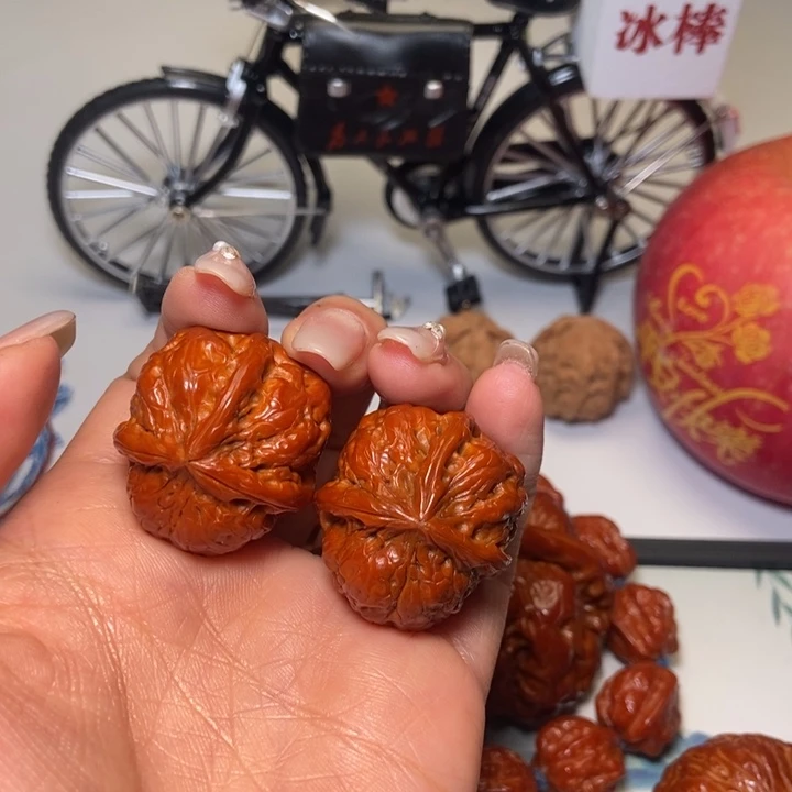 文玩核桃吊坠云铁三棱