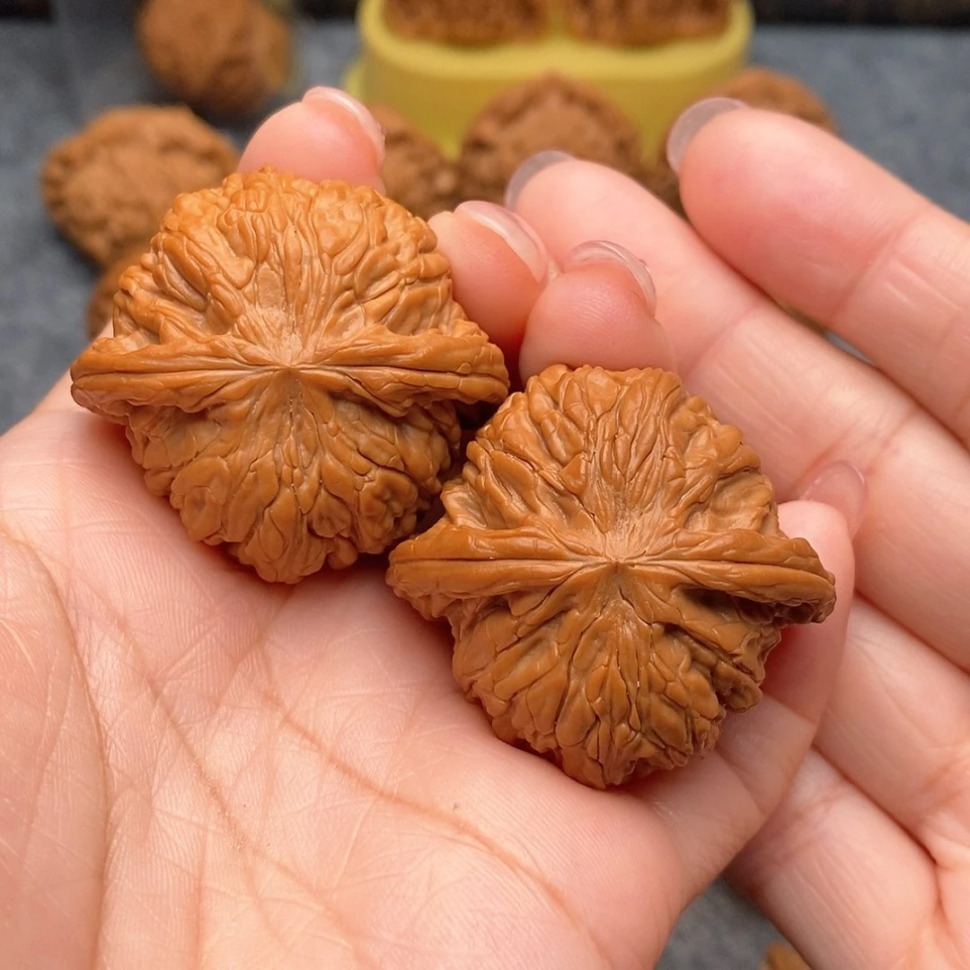 文玩核桃把件玻****虫精品磨盘狮子头42全品