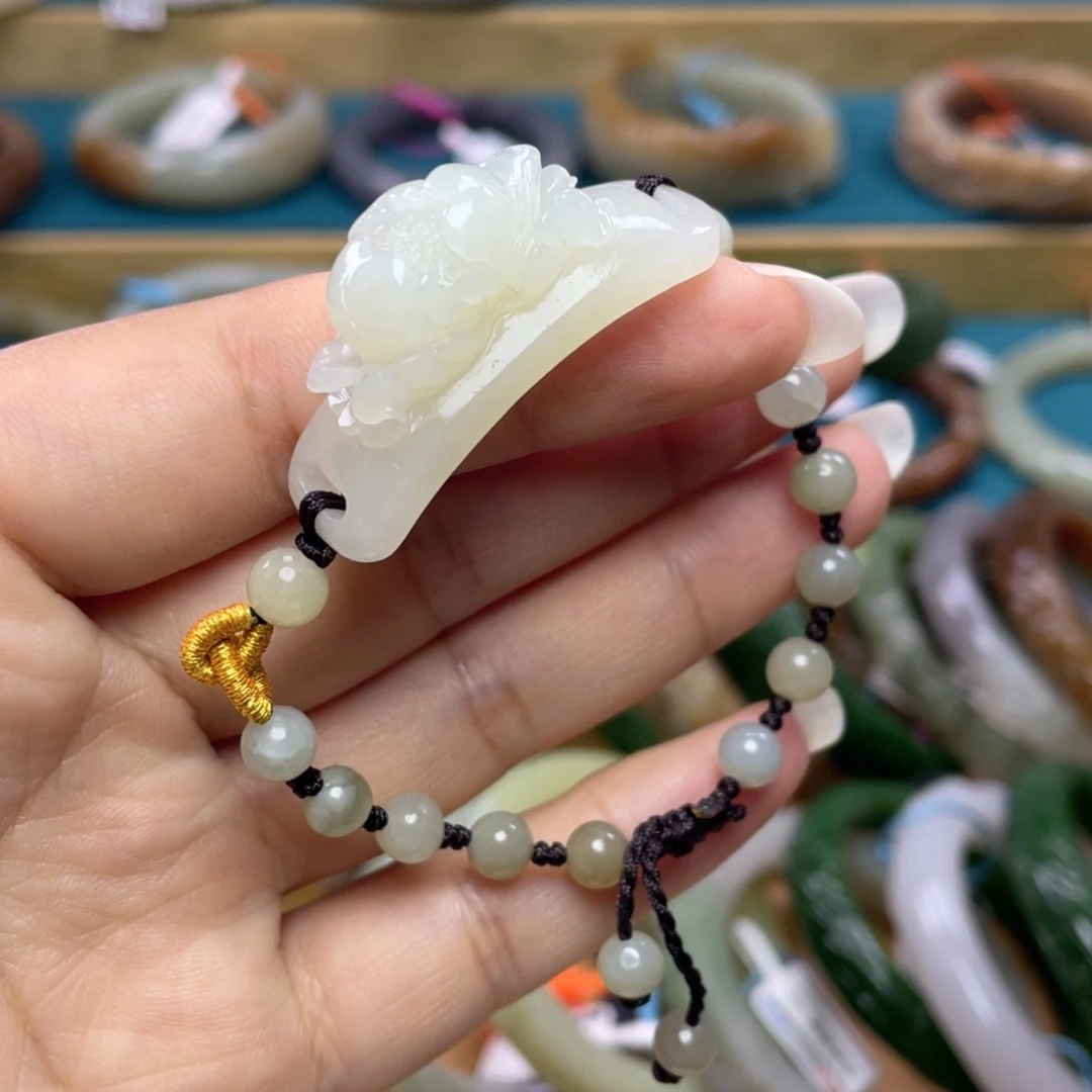 未镶嵌戒指和田玉