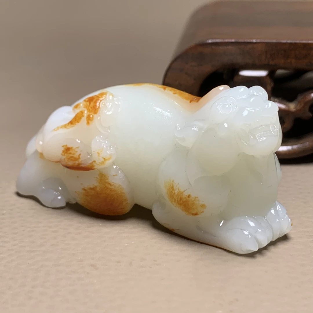 D749海川拍卖和田玉吊坠