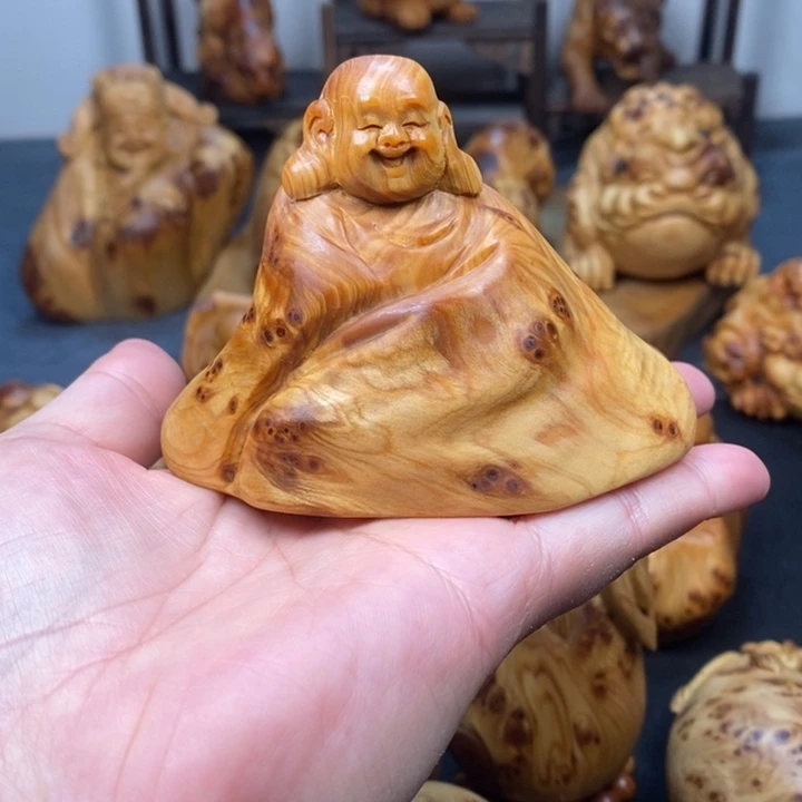 柏木手工雕多留疤米勒佛手把件