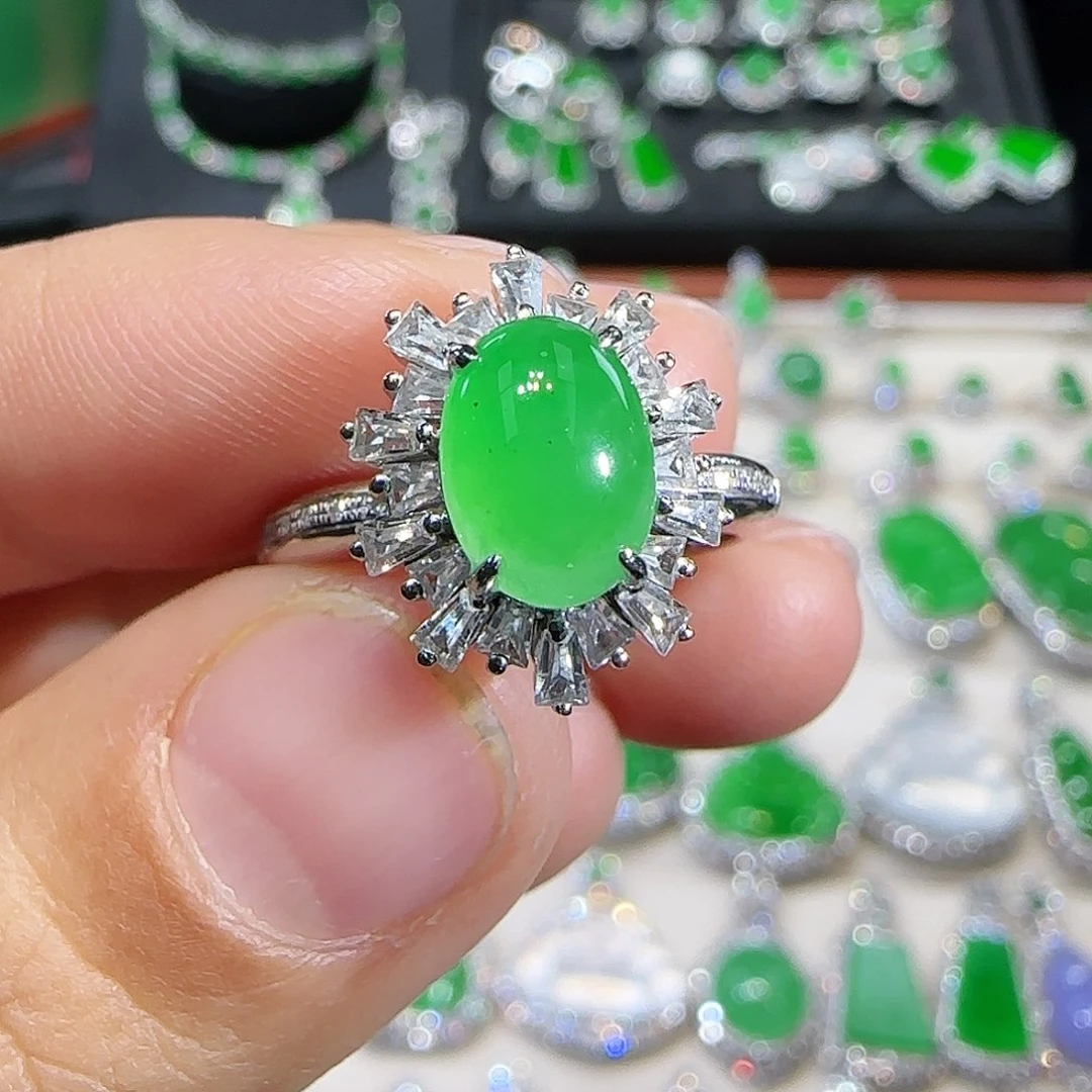 翡翠吊坠(不含链)18K金镶嵌