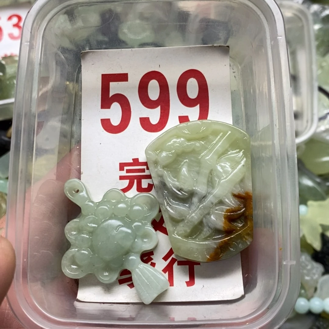 蛇纹石玉吊坠足银镀金镶嵌