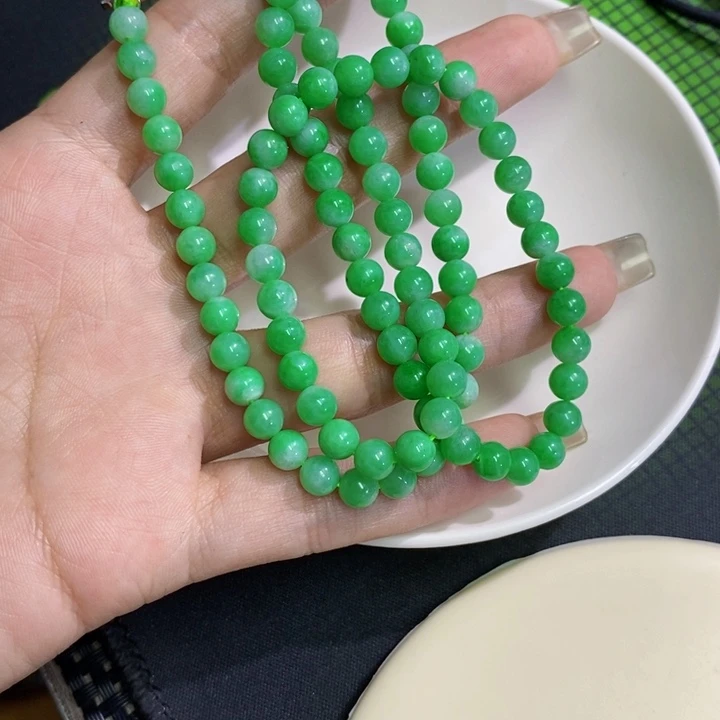 散珠翡翠B****耳天然缅甸翡翠