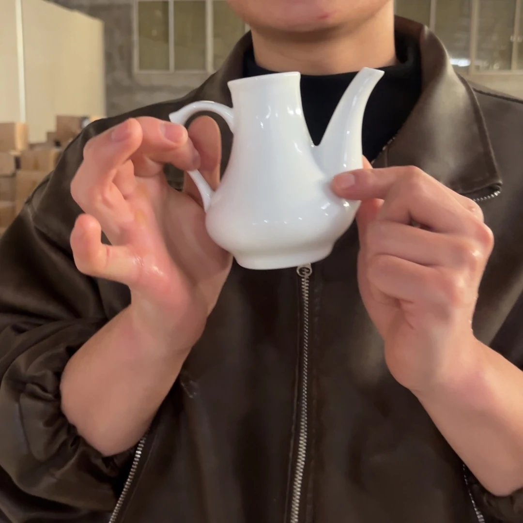 高白泥小壶1只微瑕