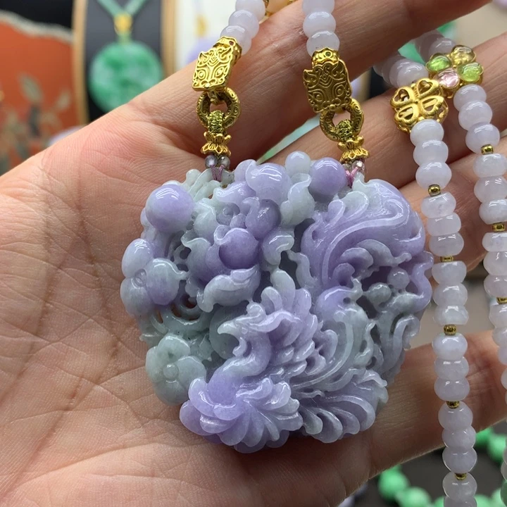 翡翠未镶嵌吊坠(赠链)