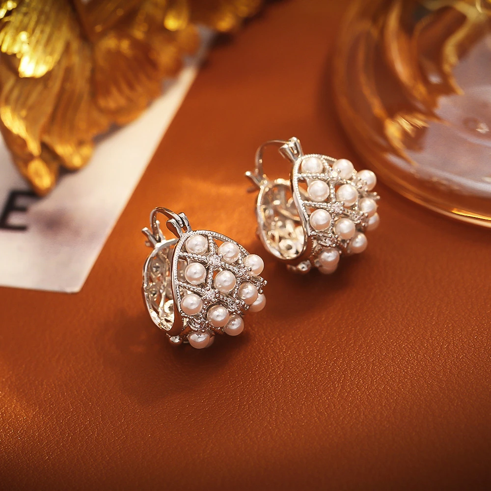 铜合金锆石耳饰 法式复古U型珍珠耳环经典时尚高级感镂空提篮耳扣