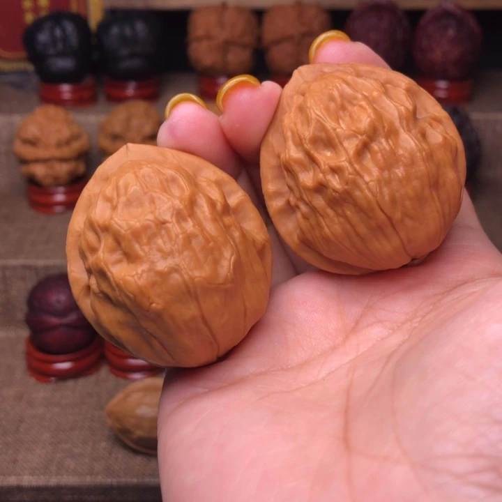 文玩核桃把件30号新核39尺云纹桃心