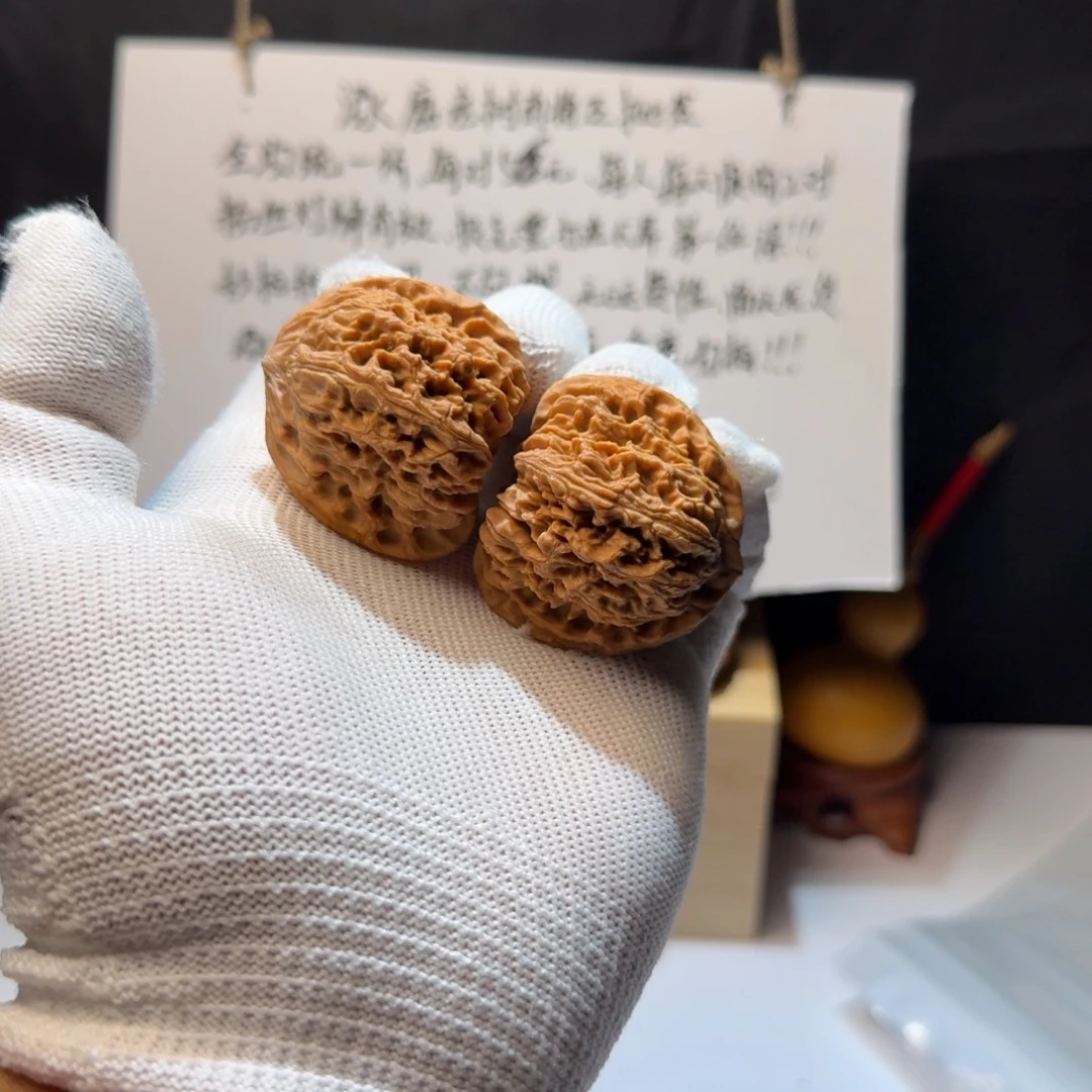 哒***哒文玩核桃吊坠南疆石