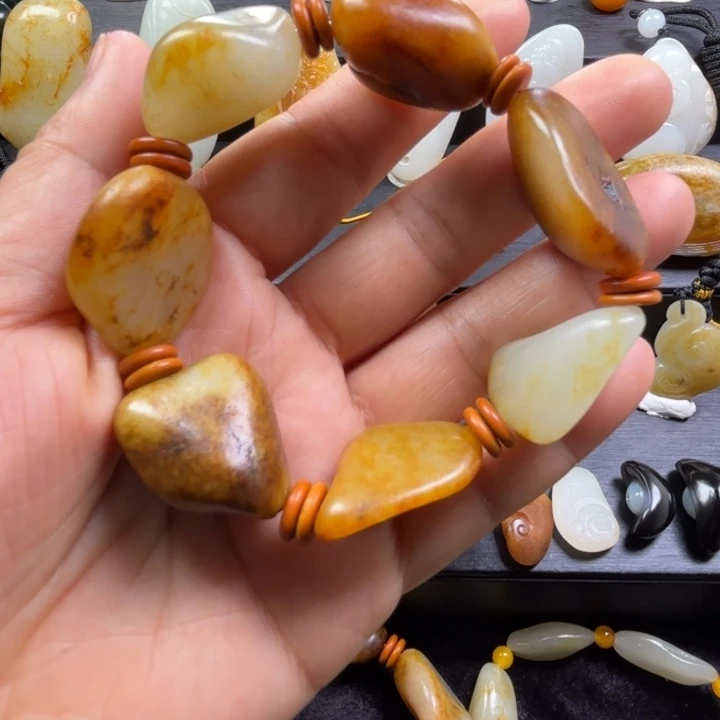 和田玉颈饰未镶嵌