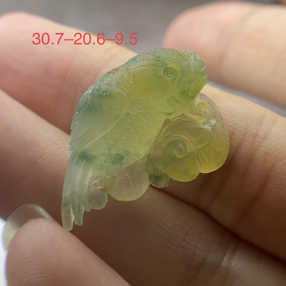翡翠毛货《鹦鹉如意》，英明神武，事事如意。缅甸天然翡翠，全手工雕刻