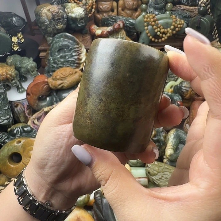 透闪石质玉未镶嵌珠宝奇石