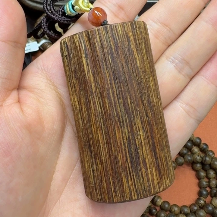 大叶紫檀（黑酸枝木类）