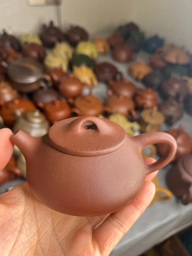 微瑕处理一把紫砂壶