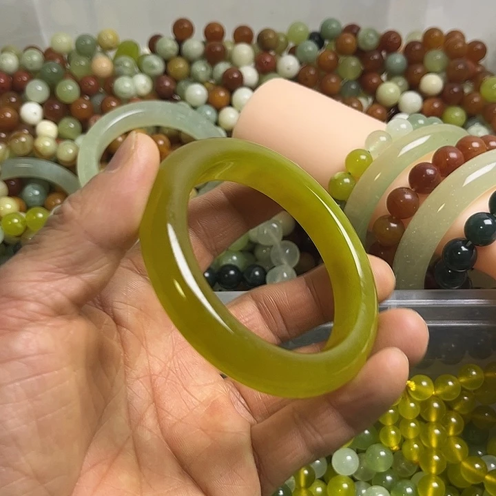 合金蛇纹石玉颈饰
