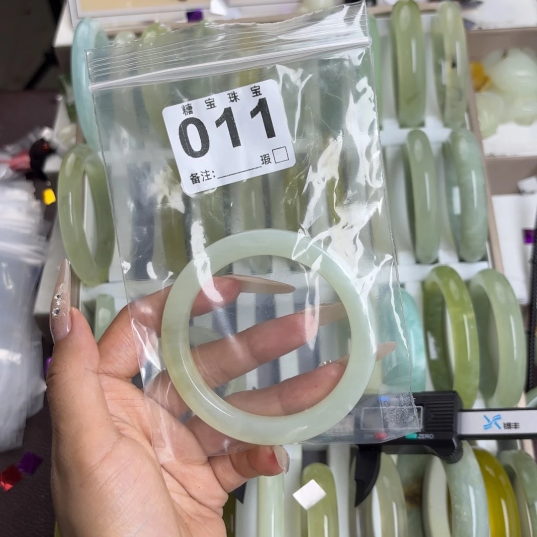 未镶嵌蛇纹石玉手镯小*