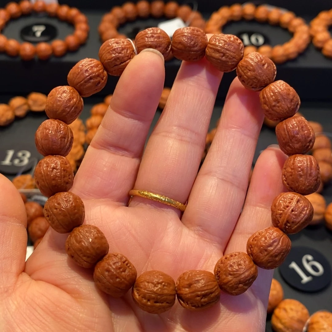 文玩核桃手串秋子