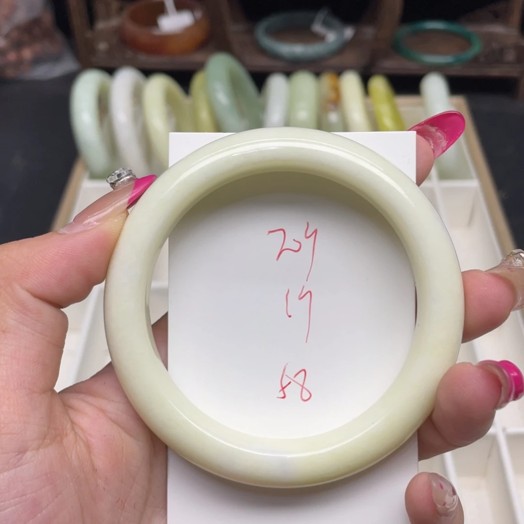 未镶嵌蛇纹石玉手镯