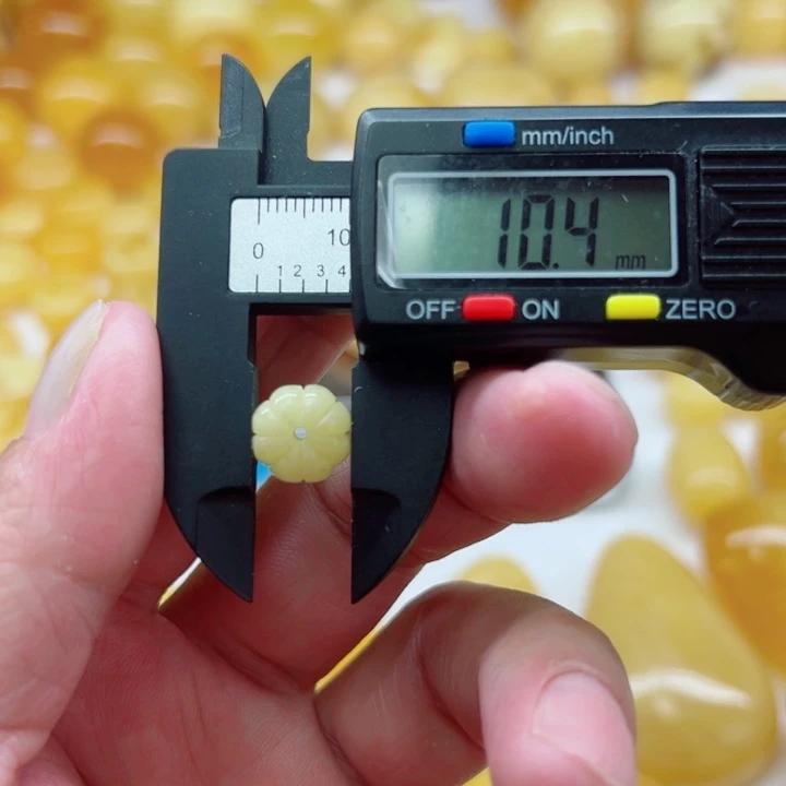 未镶嵌琥珀（矿物珀）裸石
