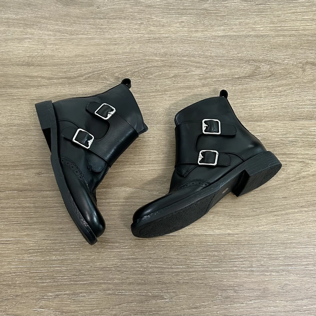 Dannyfrey秋冬新款英伦风小众时尚百搭高帮皮带扣时装靴女马丁靴