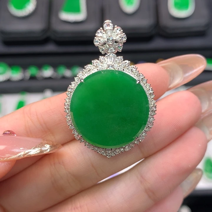 翡翠吊坠(不含链)18K金镶嵌