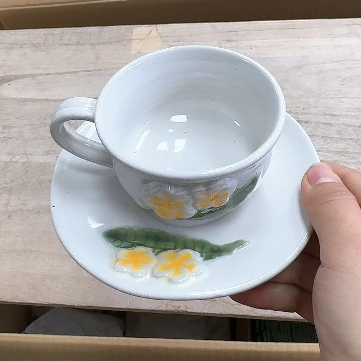 瓷片瓷器。             
