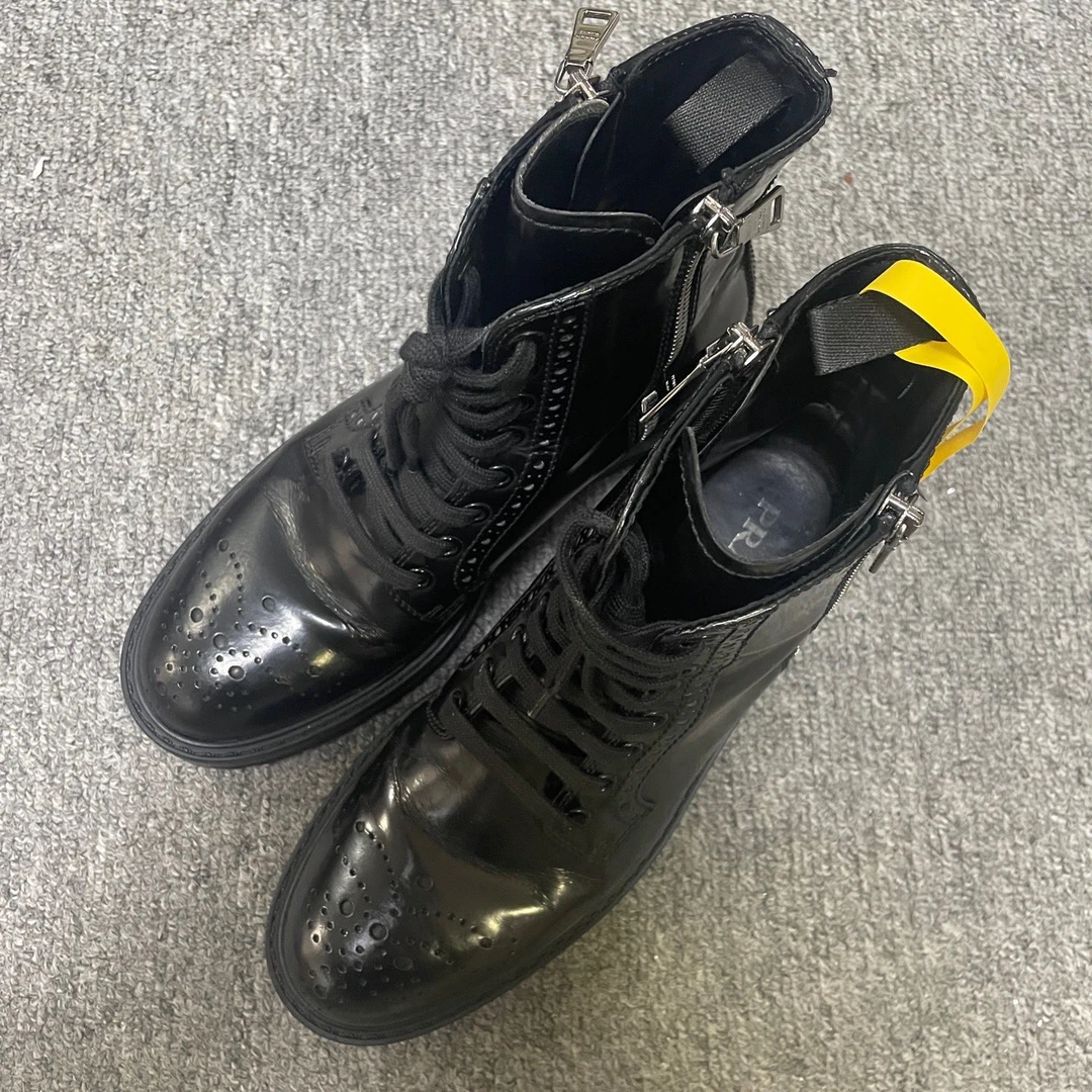 95新 Prada/普拉达 系带平底靴 35.5码/13104