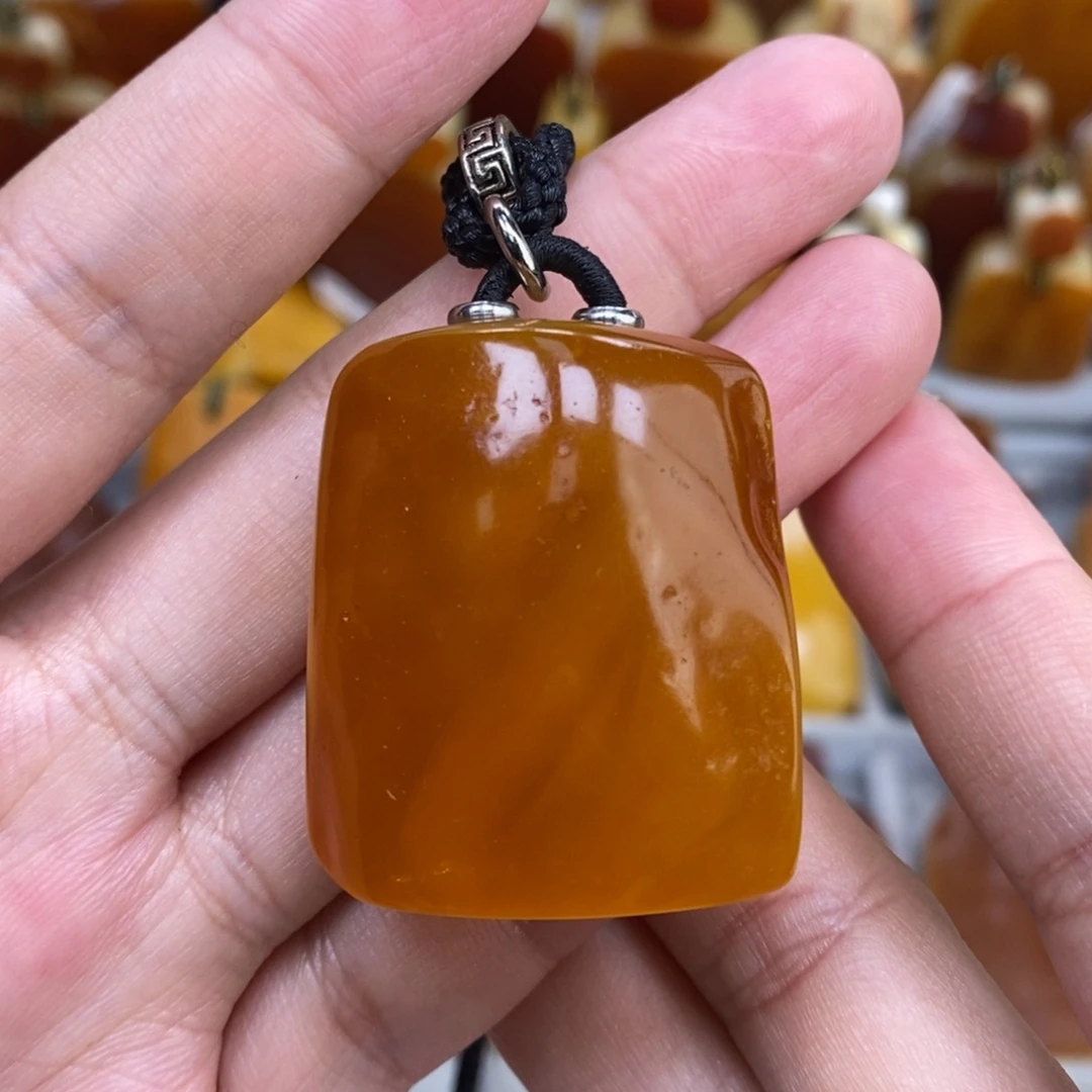 蜜蜡未镶嵌珠宝奇石