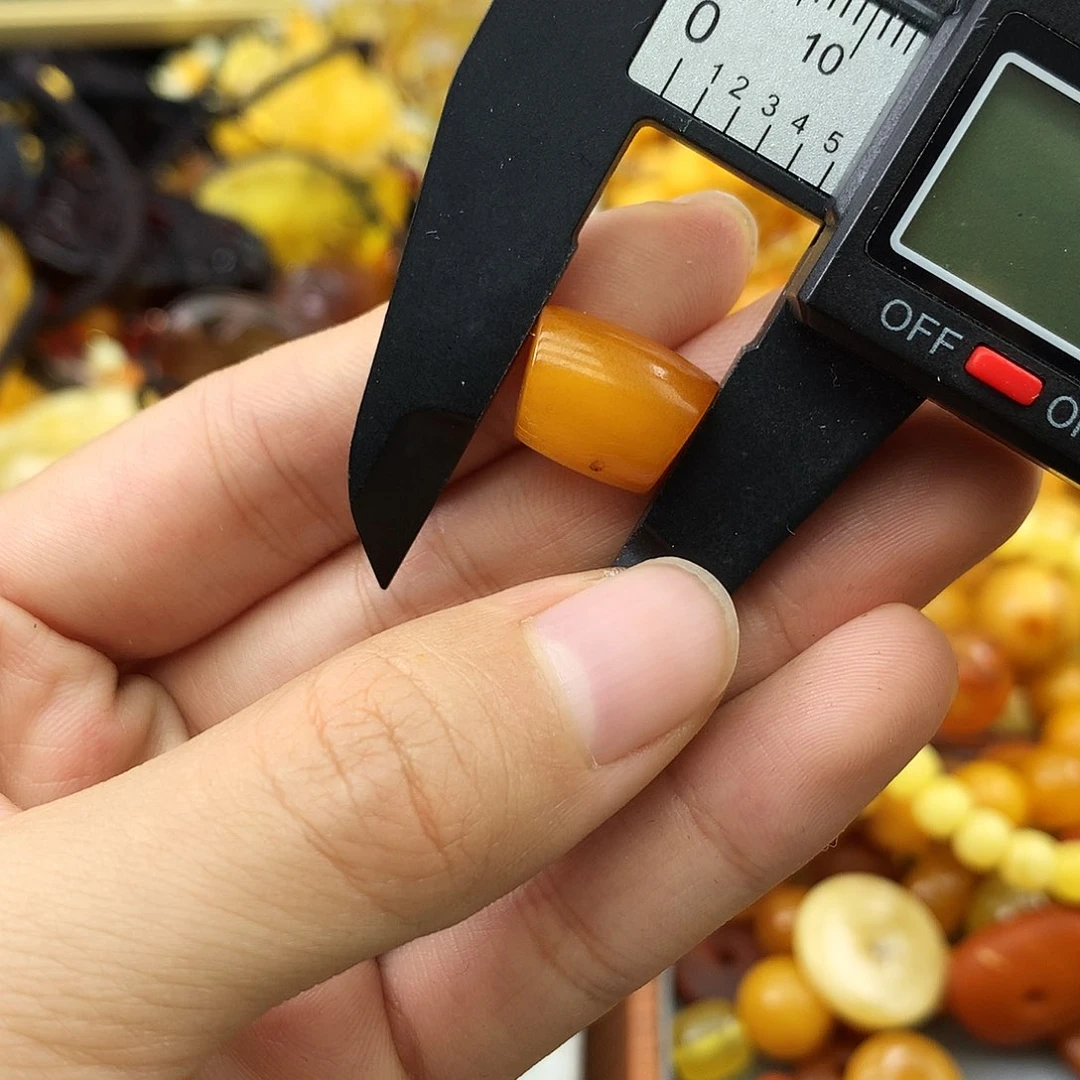 未镶嵌琥珀珠宝奇石