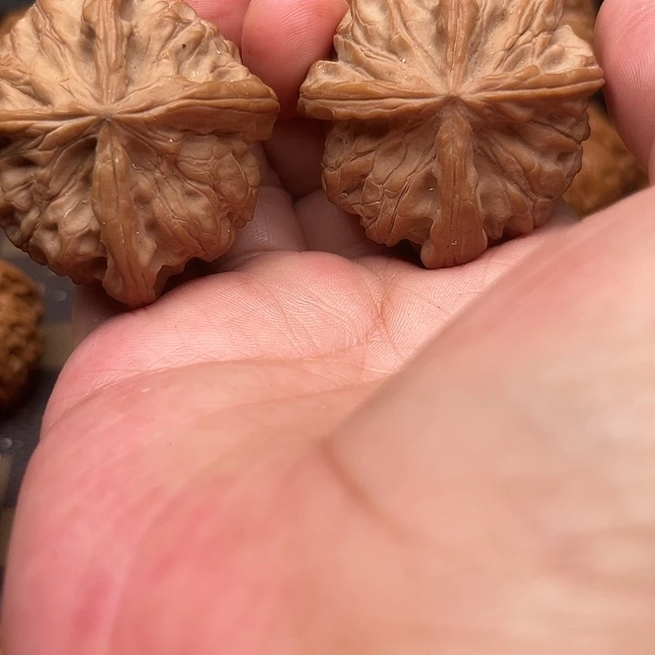 文玩核桃吊坠你们都在