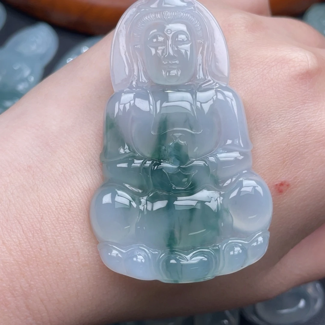 翡翠未镶嵌颈饰观音