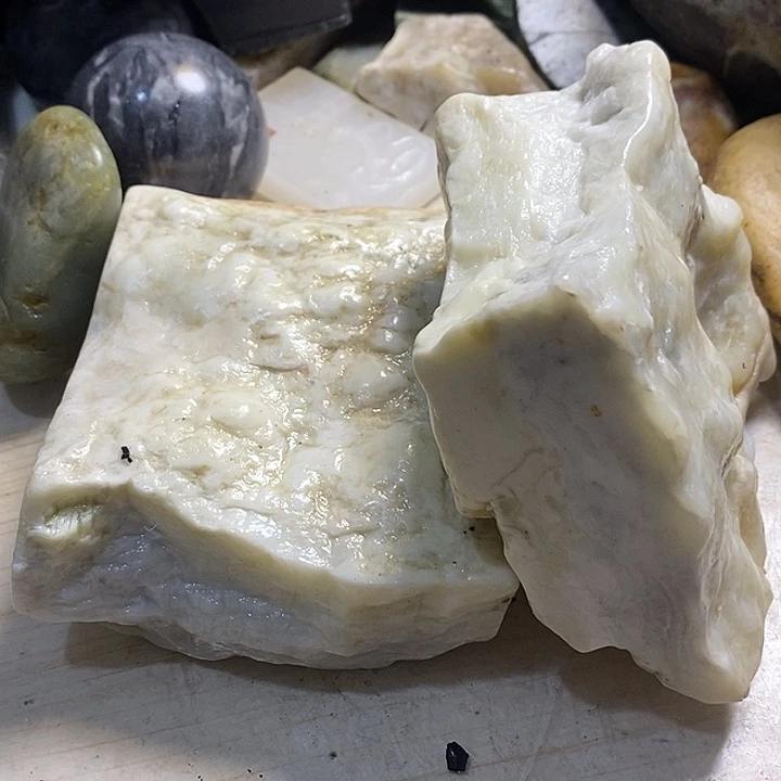 透闪石质玉珠宝半成品未镶嵌