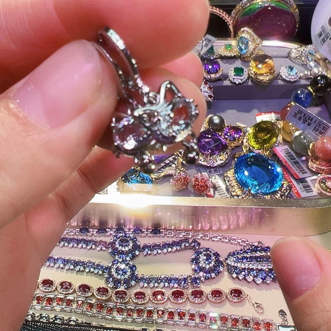 未镶嵌耳饰水晶耳钉