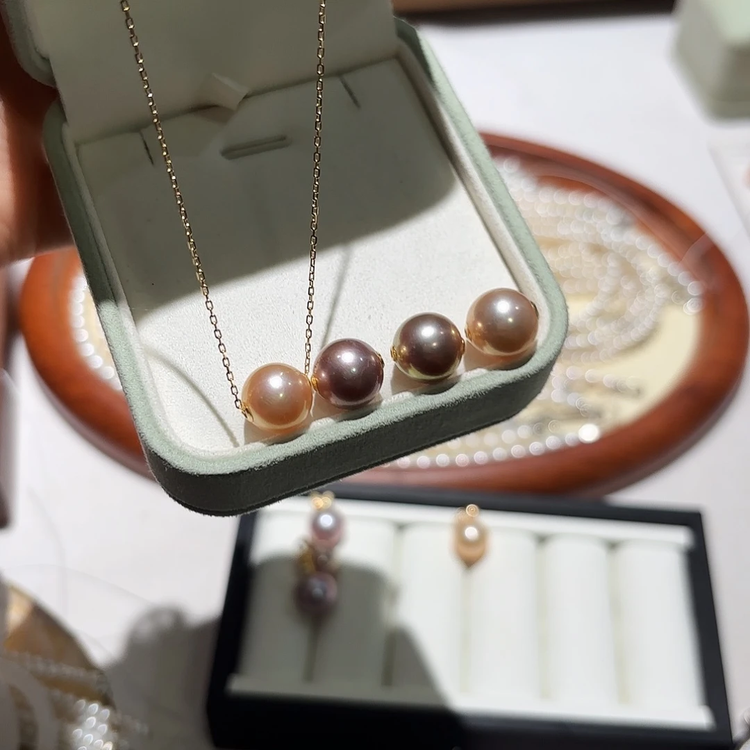 淡水珍珠颈饰18K金镶嵌