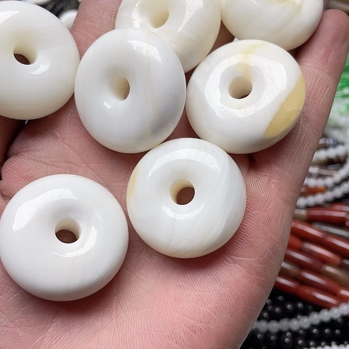 玛瑙/玉髓珠宝半成品未镶嵌一个33x16mm车车平安扣