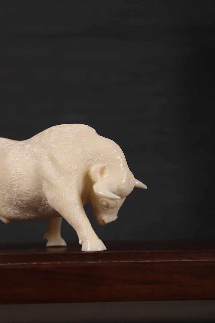 别墅酒店商品房摆件坚韧不摧牛气冲天