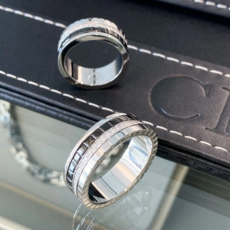 钛钢合成锆石戒指 银+黑  情侣转运戒指R1139