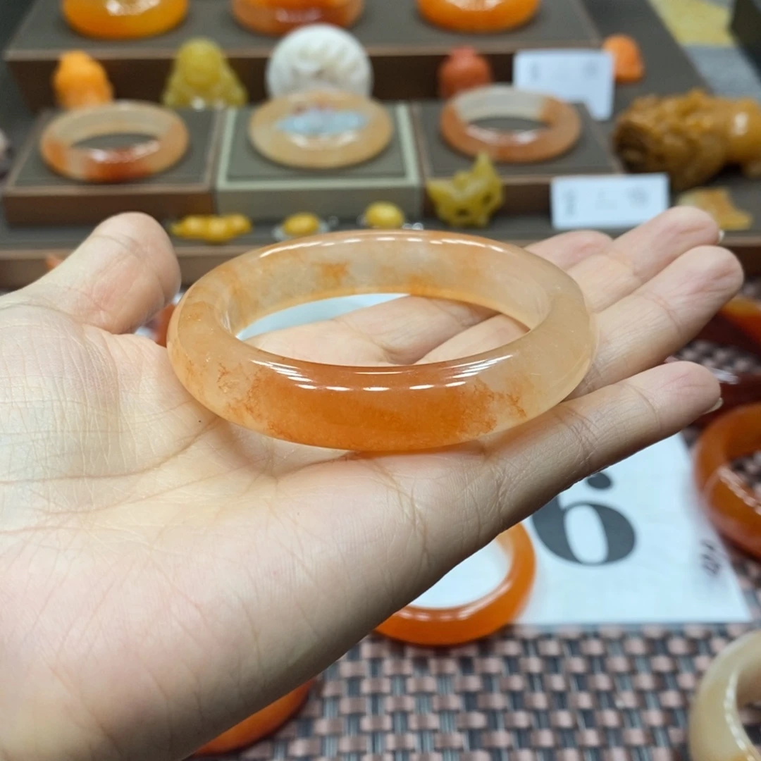 西***贝石英质玉（黄龙玉）未镶嵌手镯