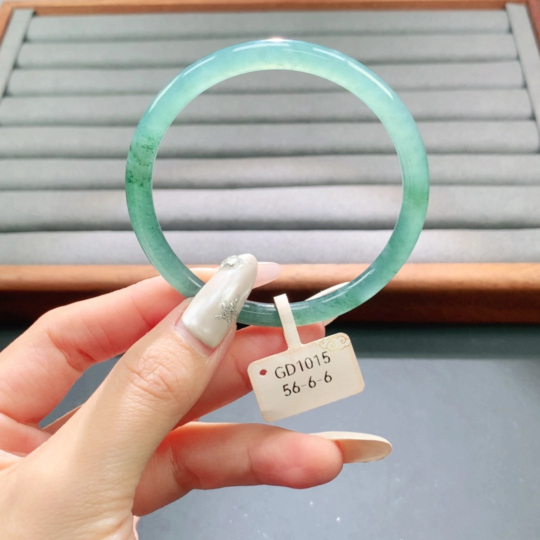 翡翠未镶嵌手镯天然