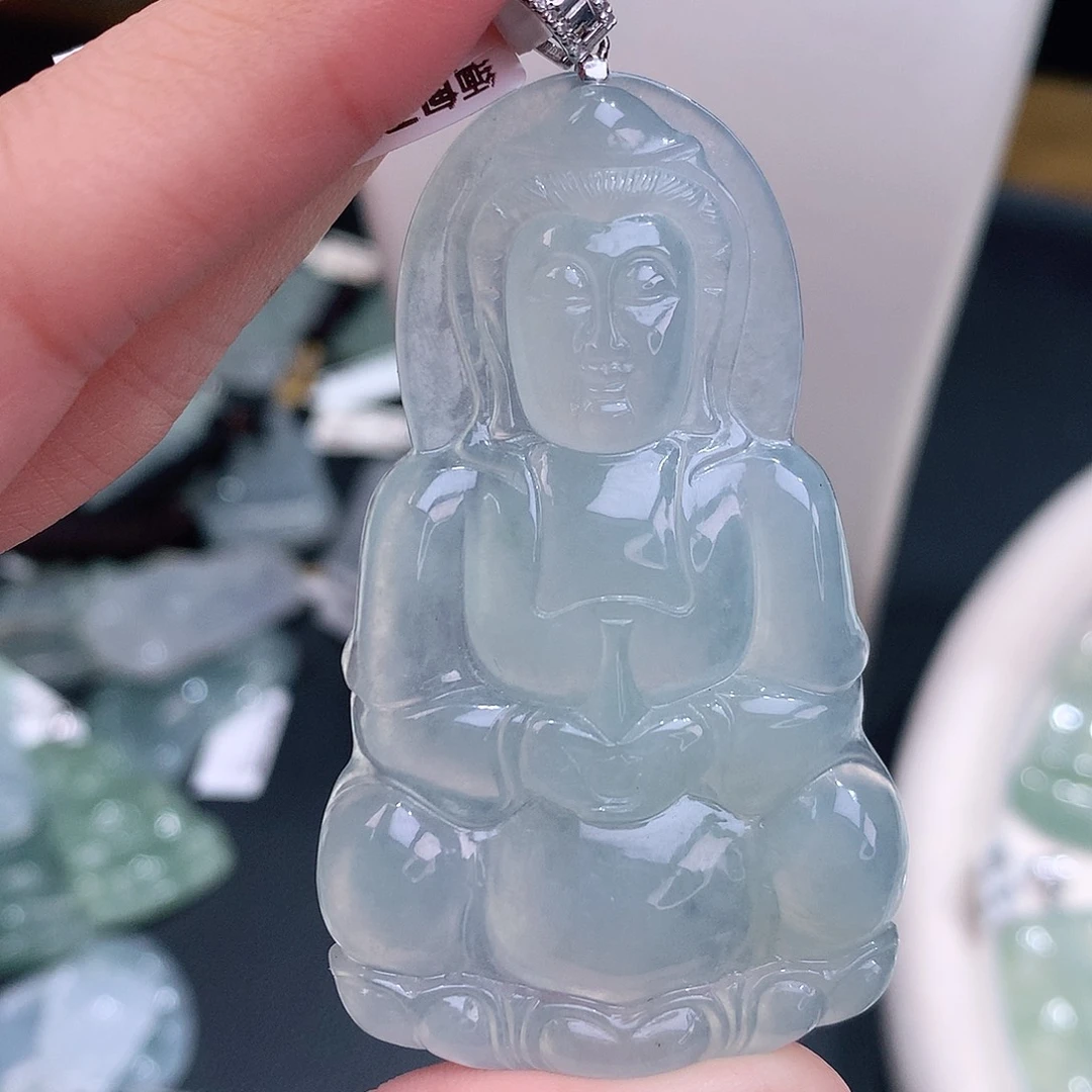 颈饰18K金镶嵌翡翠高冰薄荷绿观音