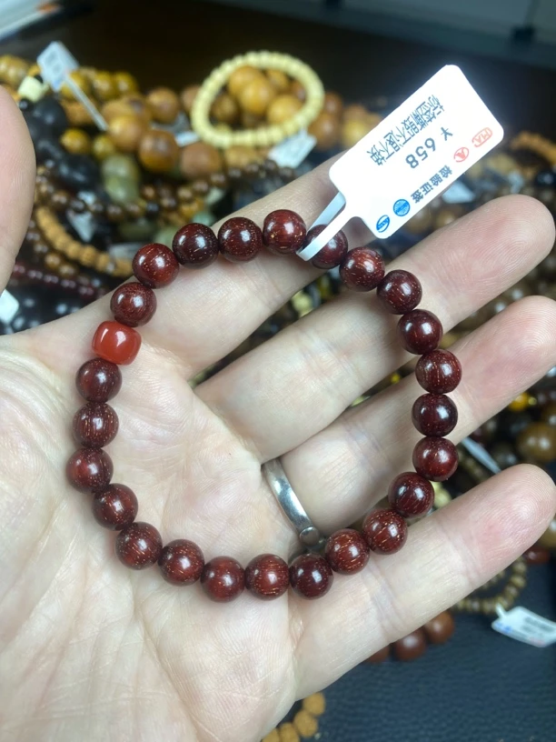 小叶紫檀卡8圆珠手串 A150