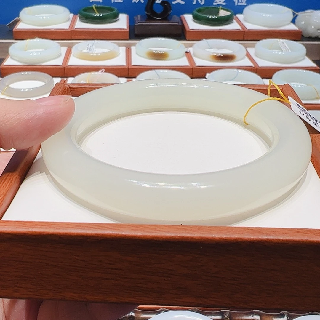 和田玉未镶嵌手镯冰荔枝6061