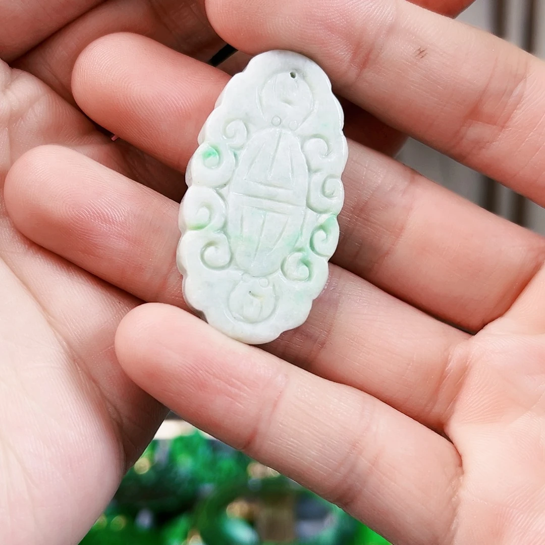 翡翠颈饰未镶嵌吊坠多样性