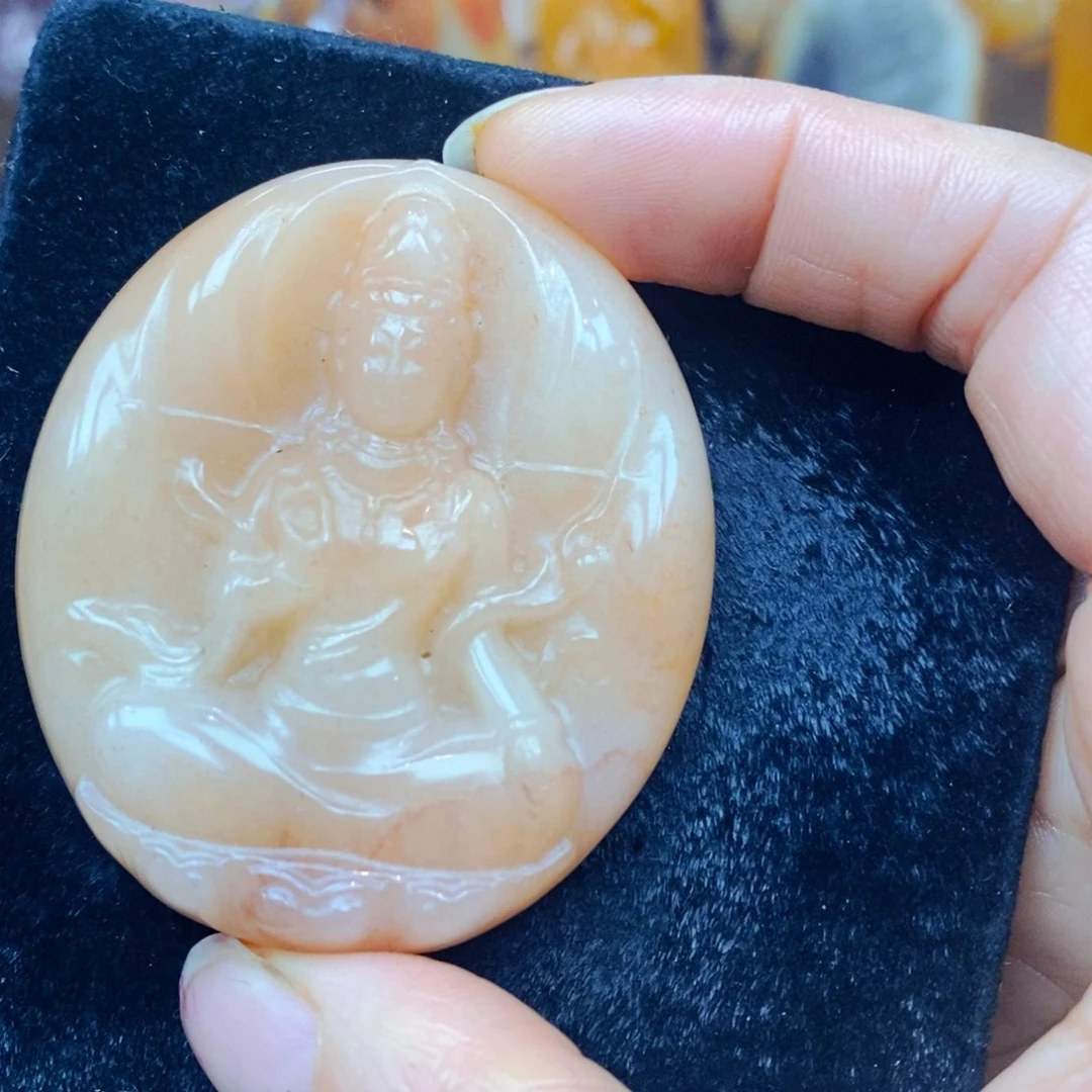 未镶嵌石英质玉（黄龙玉）颈饰