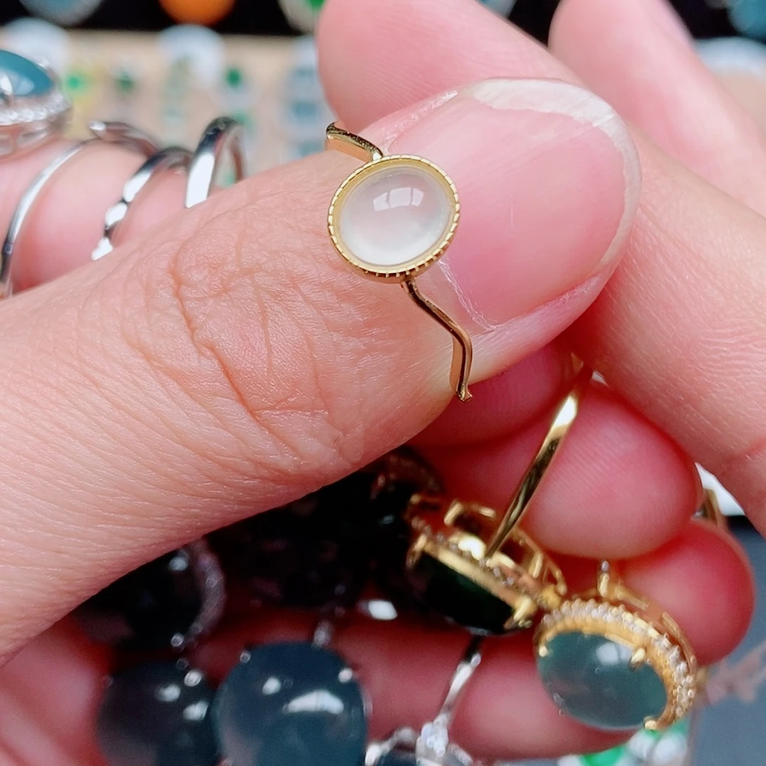 L***u翡翠银S925镶嵌戒指