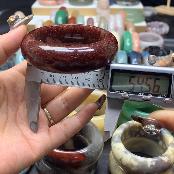 未镶嵌手镯石英质玉